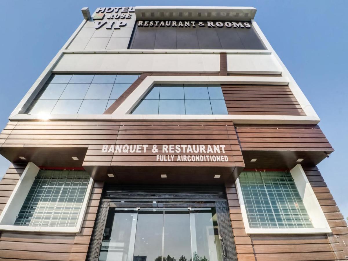 Oyo Flagship 83121 Hotel Rose Vip Сахаранпур Экстерьер фото
